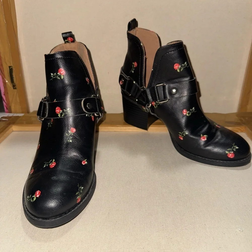 Madden girl ankle boots 5.5